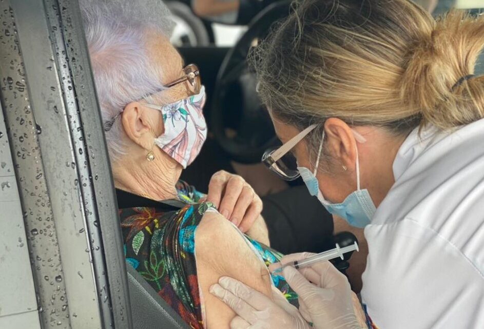 Itajaí inicia vacinação contra covid-19 para idosos com 80 anos ou mais