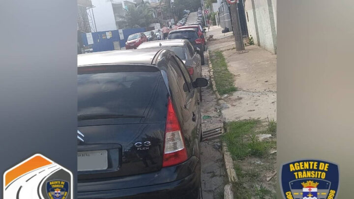 Mais de 20 carros são multados em local proibido em Itajaí
