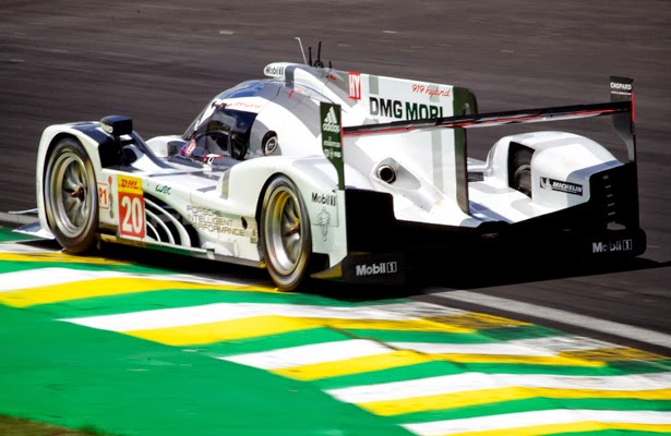 Porsche abre trabalhos marcando os melhores tempos em Interlagos