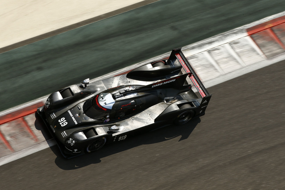 Porsche conclui testes com pneus em Abu Dhabi
