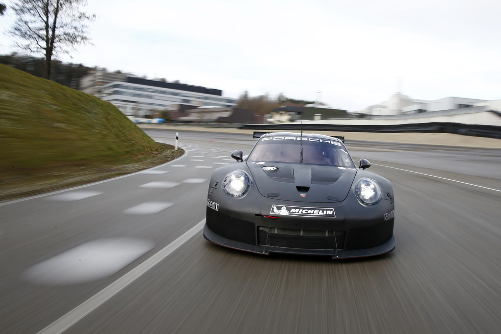 Porsche 911 GTE/GTLM  2017 inicia testes na Alemanha