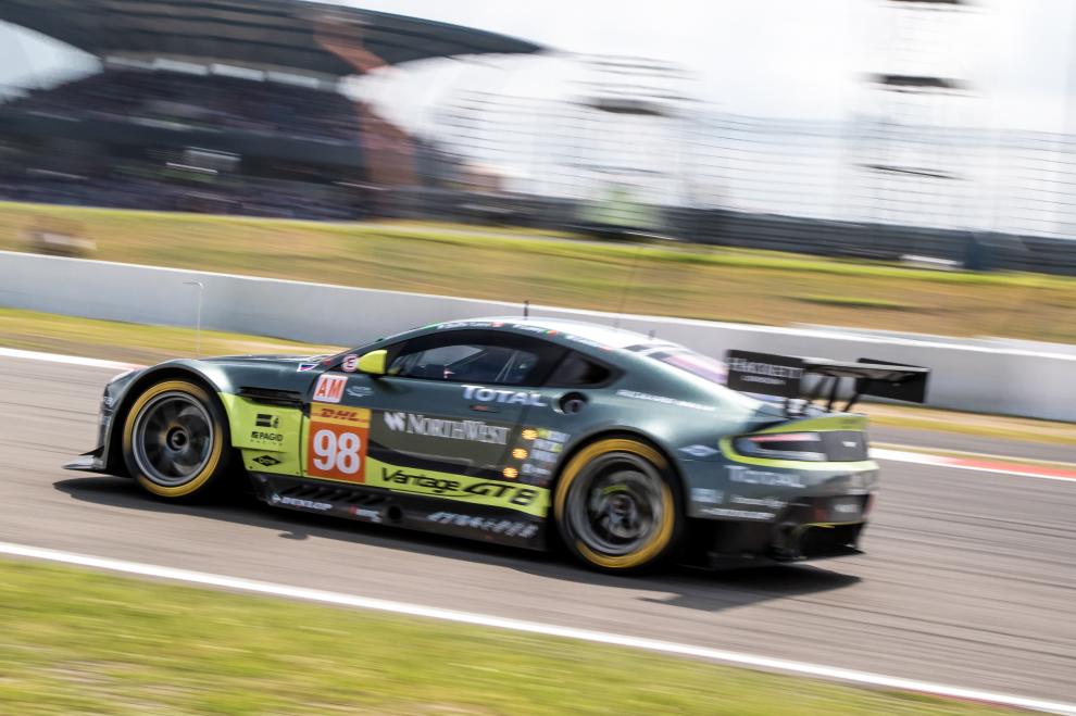 Aston Martin #98 troca pneus Dunlop por Michelin para as 6 horas do México