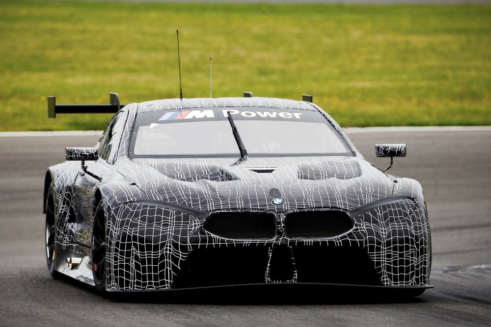 Primeiros testes do novo BMW M8 GTE em Lausitzring