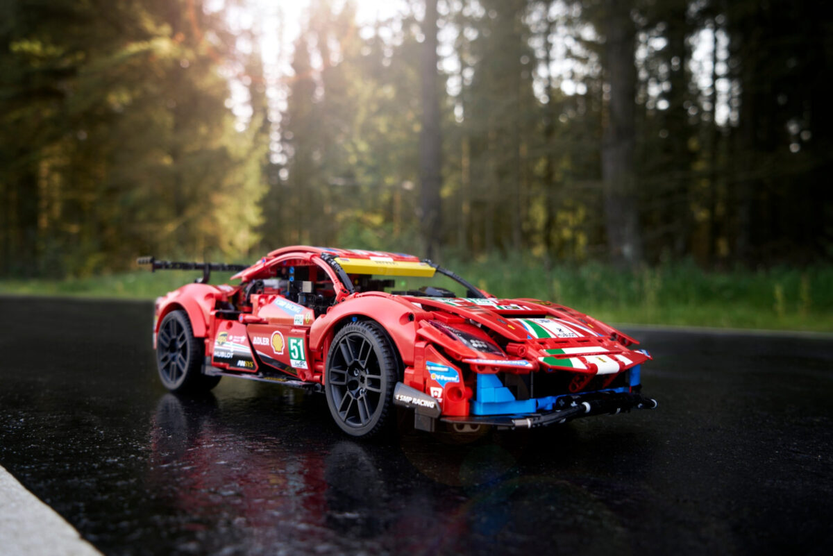 LEGO Technic lança versão da Ferrari 488 GTE