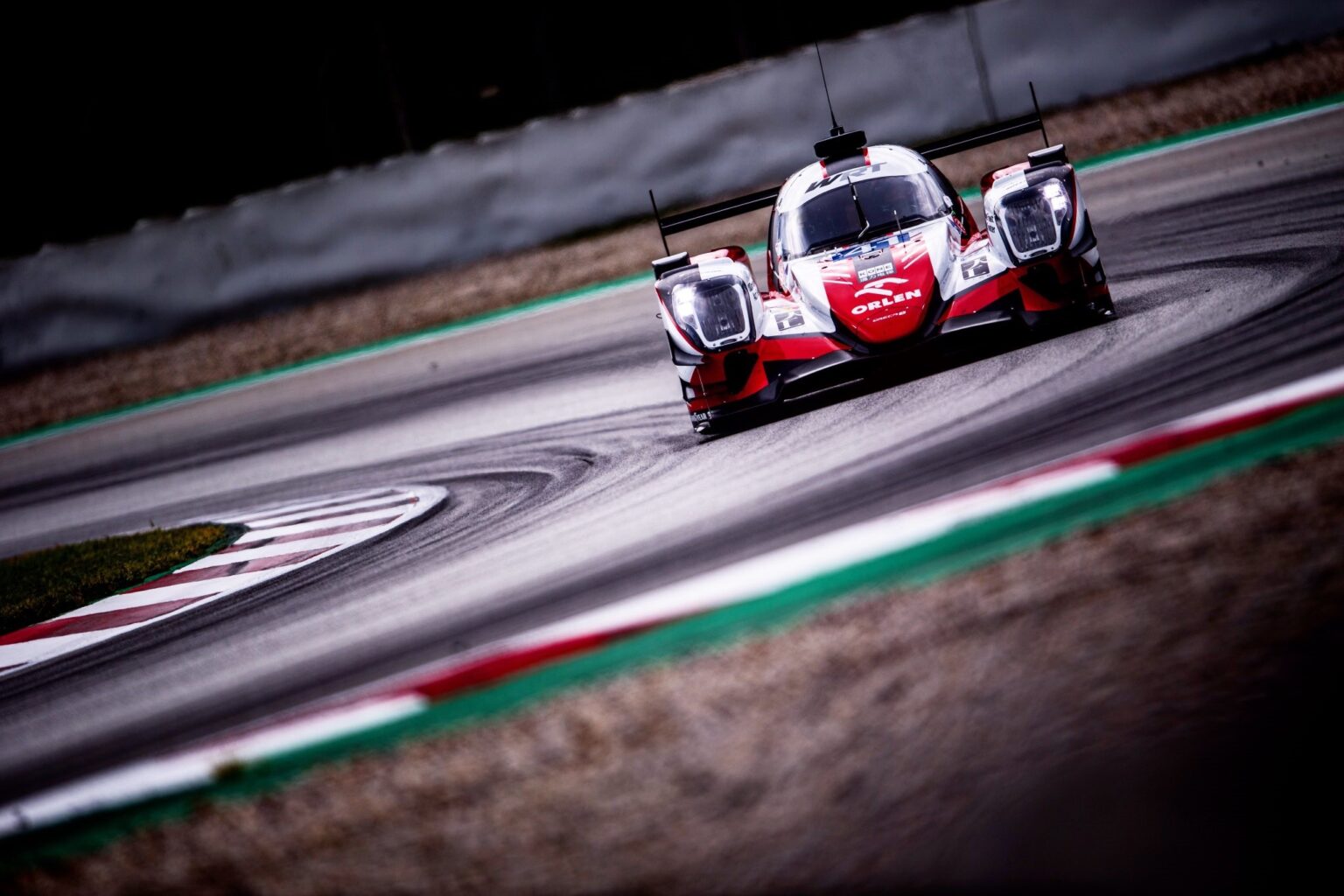 W Rrt WRT Racing vence as 4 Horas de Barcelona - bongasat endurance