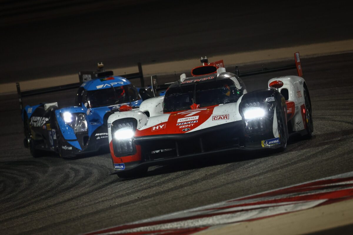 Toyota vence e conquista título no Bahrein