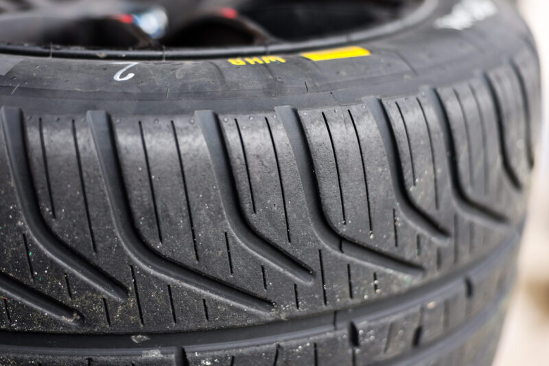 Pirelli lança novo pneu de chuva para carros GT