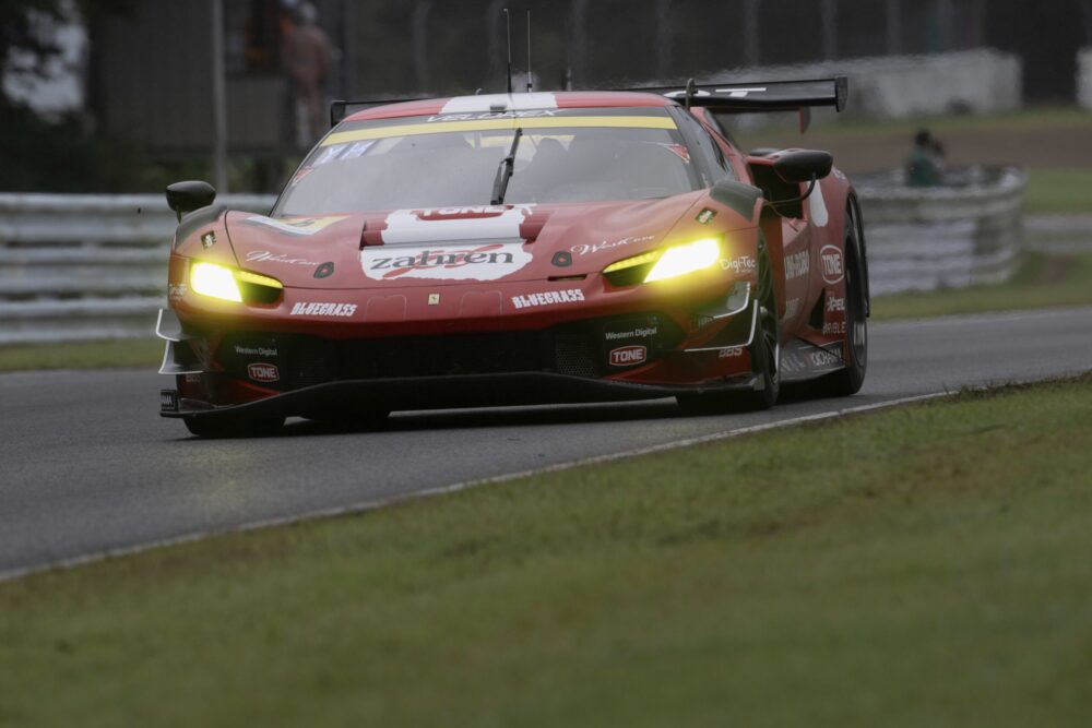 Ferrari prepara versão Evo do 296 GT3 para 2026