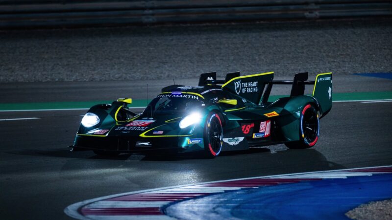 Aston Martin Valkyrie tem potência reduzida antes da estreia no IMSA