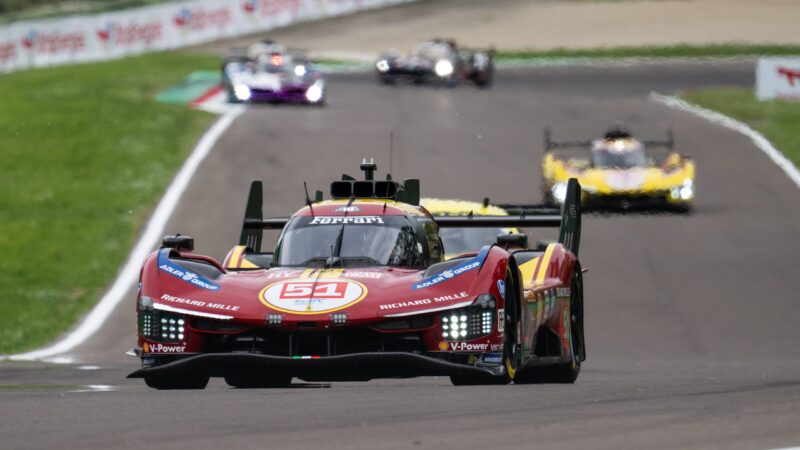 Ferrari vence as 6 Horas de Ímola com estratégia decisiva no final