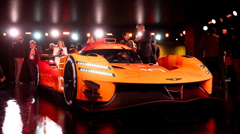 Genesis aposta em design inspirado nos anos 60 em sua estreia no FIAWEC