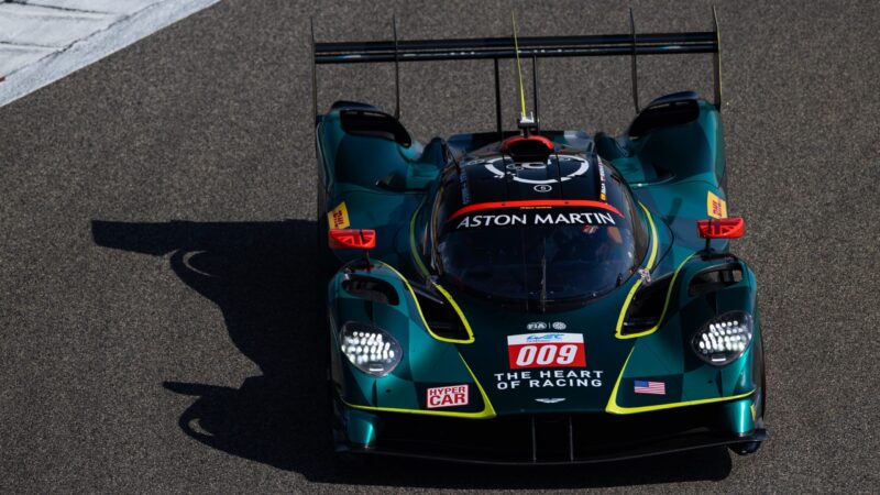 Aston Martin lidera primeira sessão de treinos do WEC no Bahrein