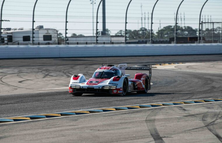 Porsche domina primeiro treino do Roar em Daytona
