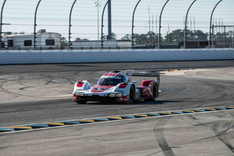 Porsche domina primeiro treino do Roar em Daytona