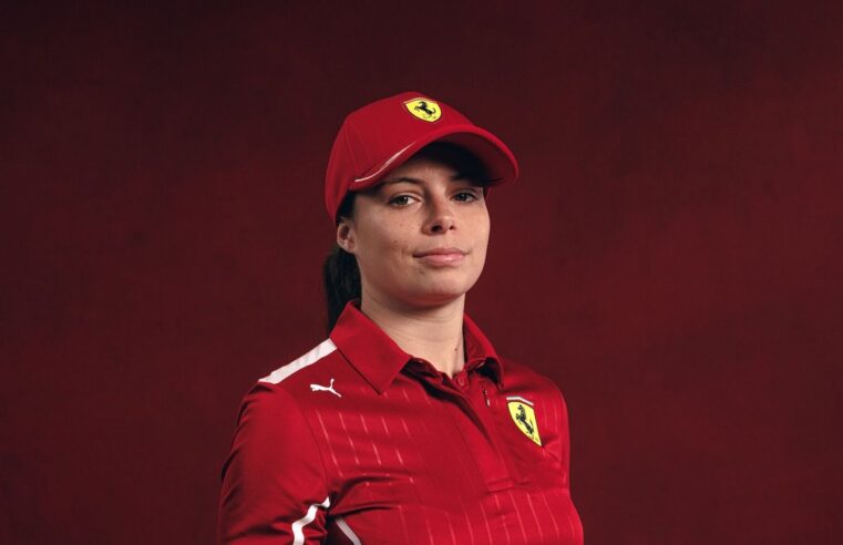 Ferrari renova com Lilou Wadoux: francesa amplia vínculo com Maranello