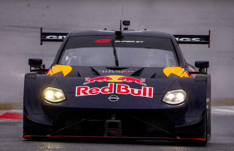 Max Verstappen testa o novo Nissan Z NISMO do SUPER GT em Fuji