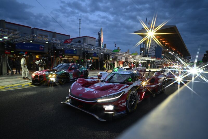 Toyota supera incidentes e lidera segundo treino livre das 24 Horas de Le Mans