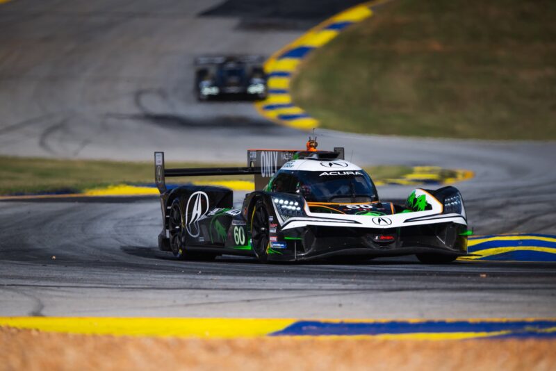 Tom Blomqvist lidera dobradinha da Acura durante o treino classificatório para Petit Le Mans
